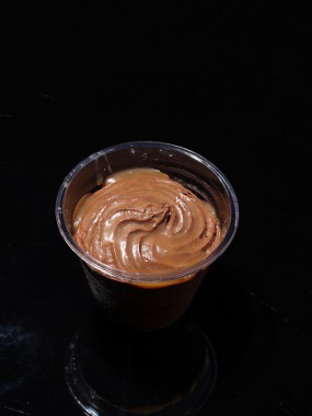 Mousse au chocolat  caramel beure salée 