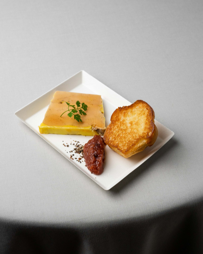 Foie gras de canard maison, chutney à la mangue 