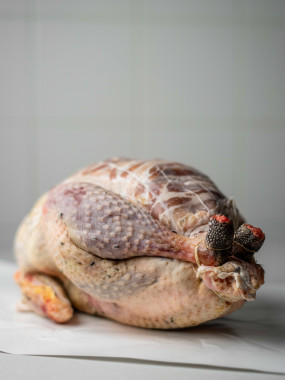 Dinde fermière farcie cuite (farce marrons)