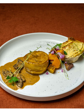Chapon farci aux morilles et crème d'Isigny