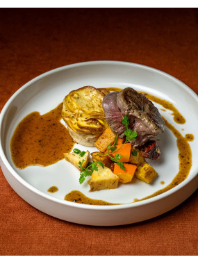 Filet de boeuf poêlé, jus corsé à la truffe d'été