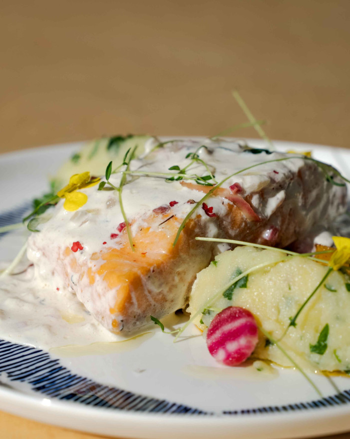 Pavé de saumon, beurre blanc aux agrumes