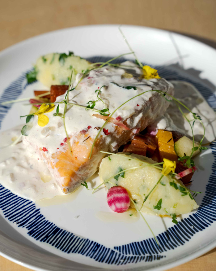 Pavé de saumon, beurre blanc aux agrumes