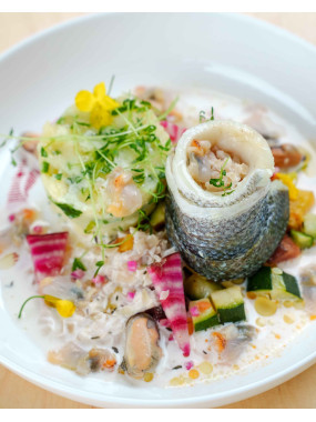Tournedos de bar, marinière de coquillages